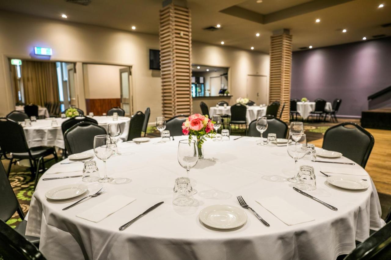 Nightcap At Waltzing Matilda Hotel Springvale Bagian luar foto