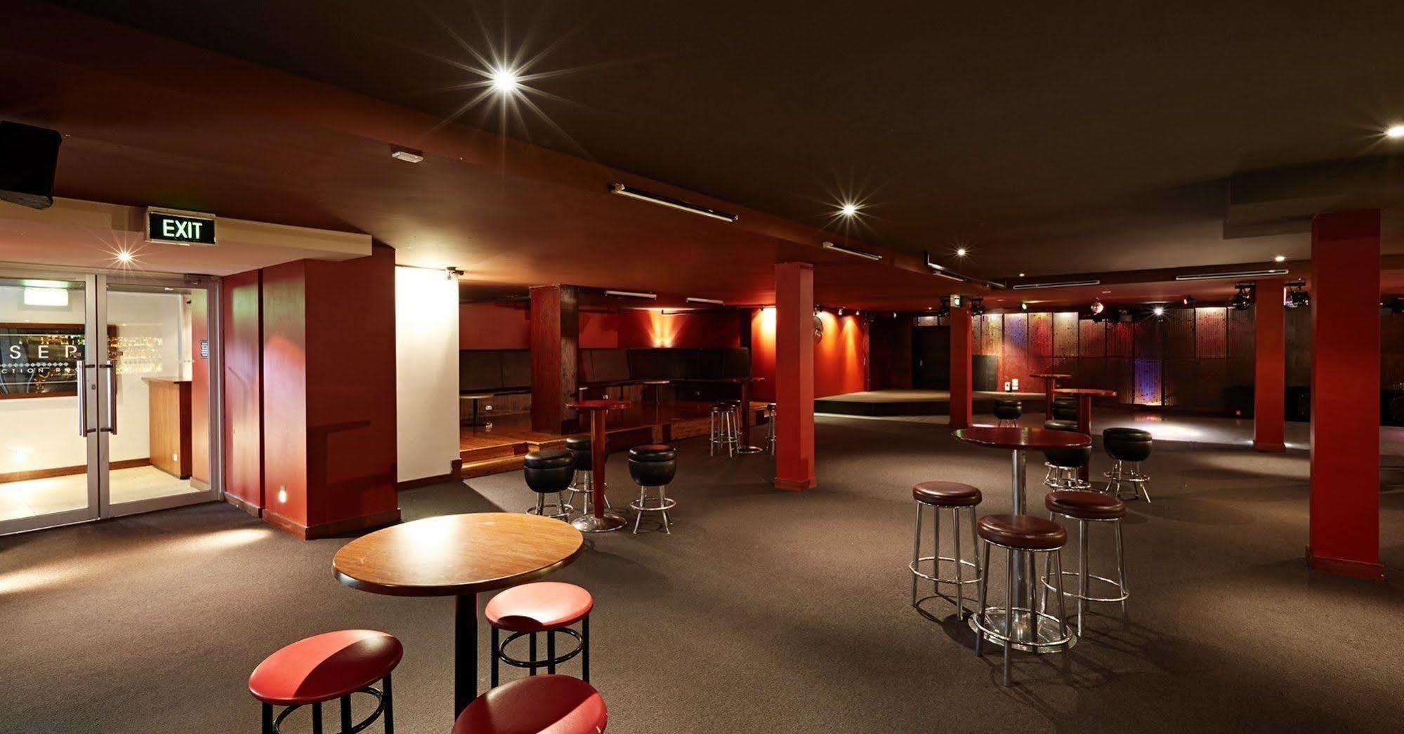 Nightcap At Waltzing Matilda Hotel Springvale Bagian luar foto