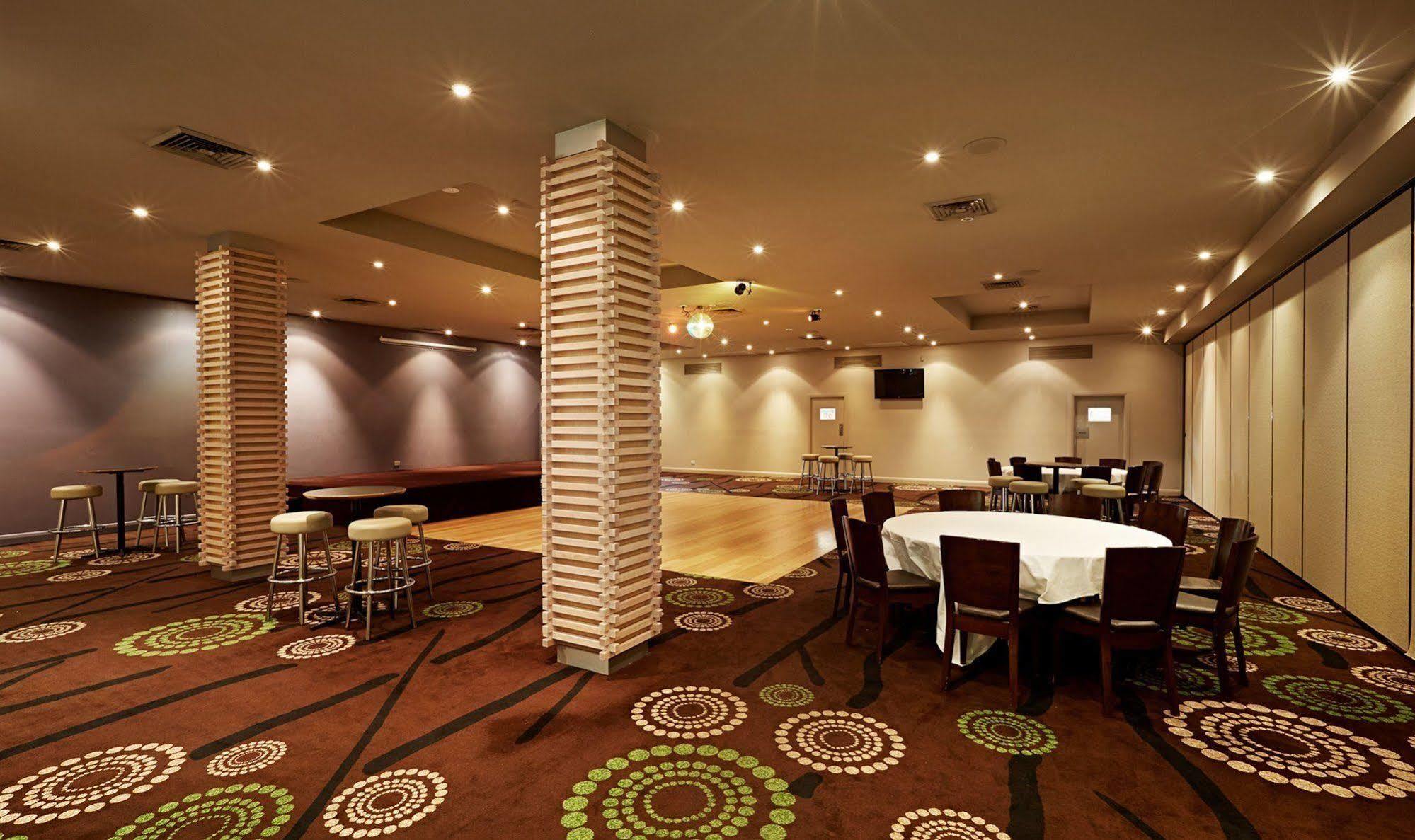 Nightcap At Waltzing Matilda Hotel Springvale Bagian luar foto